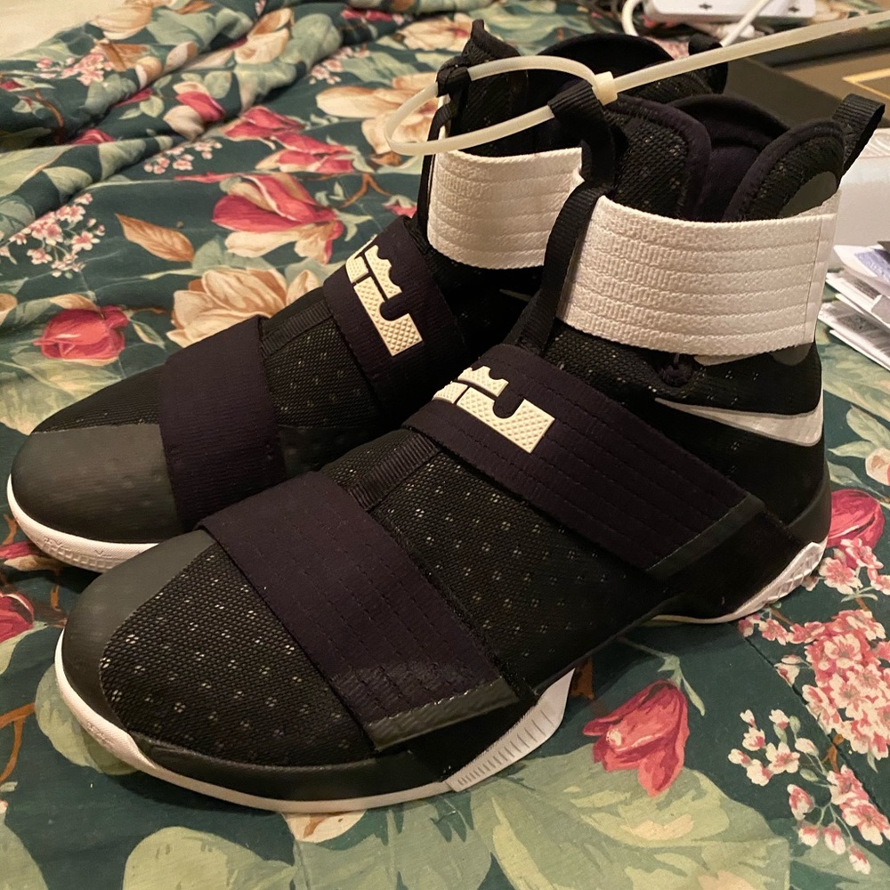 Lebron soldier 10